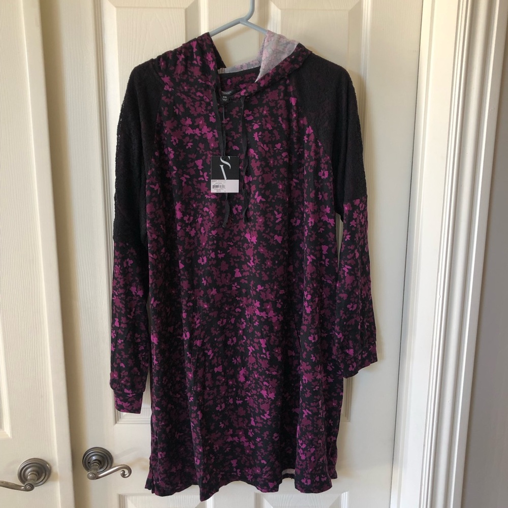 Floral Black and Pink Hooded sleepwear